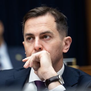 Trump administration threatens to arrest House Democrats over ICE facility incident
