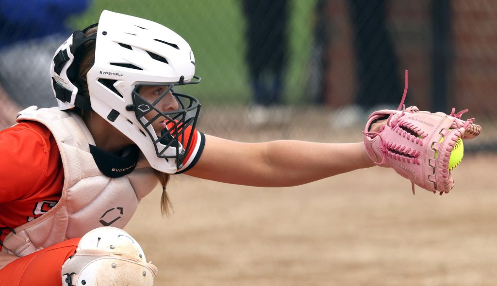 Rick Armstrong’s Aurora-Elgin area softball rankings and player of the week