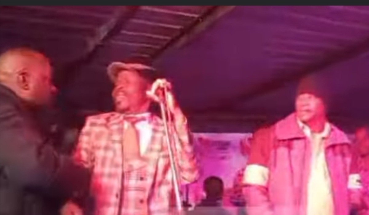 Watch: Sungura Musician Paradzai Mesi Struggles to Perform While Drunk in Viral Video