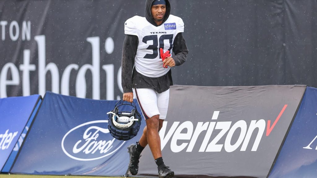 Texans re-sign Myles Bryant ahead of mandatory camp in June