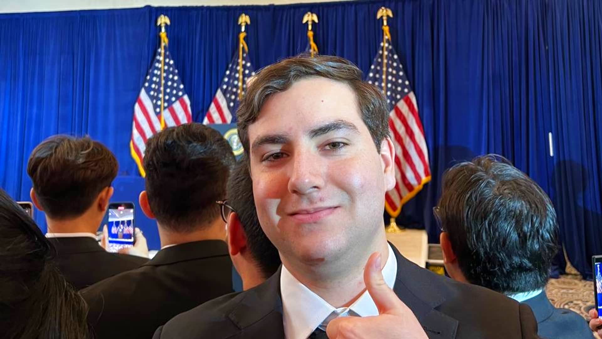 At Trump’s $148 million meme coin dinner, ‘the food sucked’ and security was lax