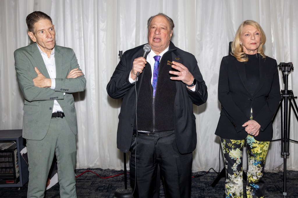 RFK Jr. teams up to ‘save the ostriches’ with NYC’s own animal-loving billionaire John Catsimatidis