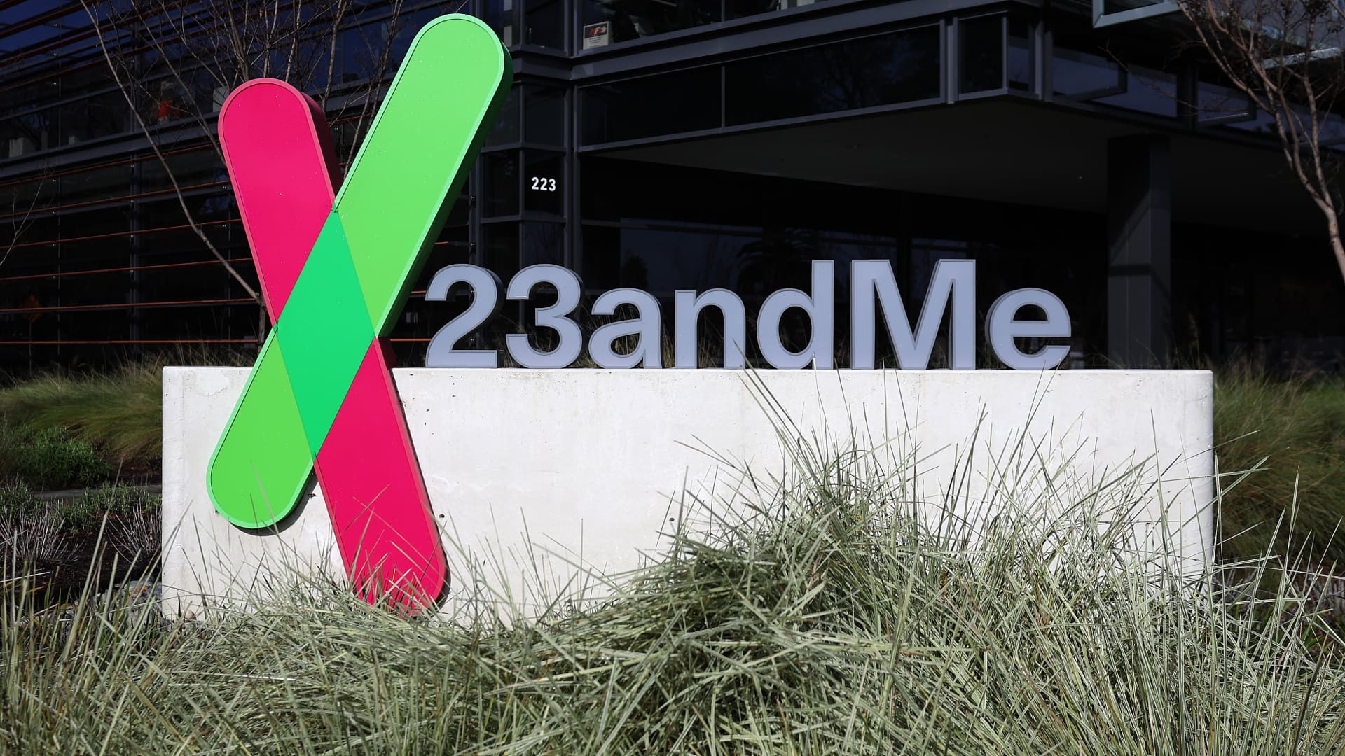 23andMe to delist from Nasdaq, deregister with SEC