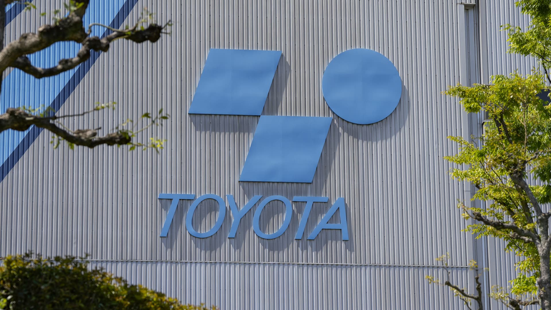 Toyota Industries’ shares nosedive on $33 billion buyout deal — steepest fall in 10 months