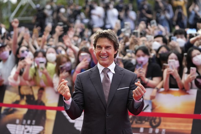 Tom Cruise Just Broke an Insane World Record All to Entertain Audiences