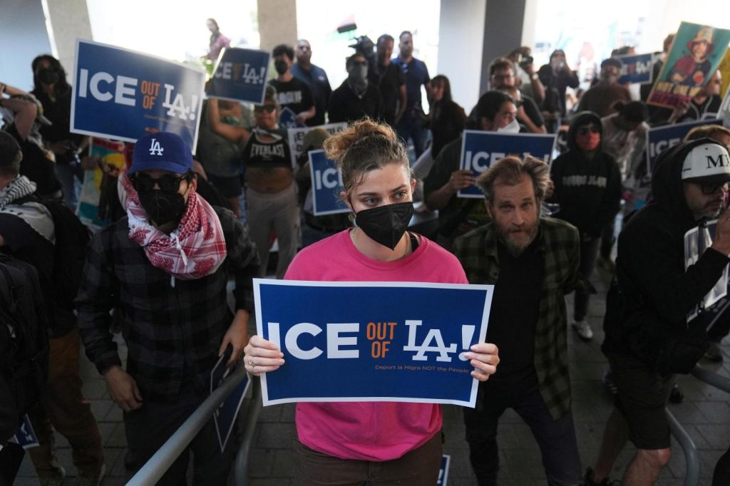 Migratory authorities intensify operations in Los Angeles after arrests and protests